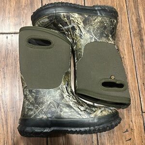 Youth Camo BOGS Winter Boots